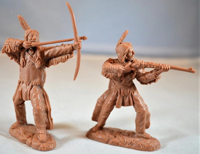 Plains Indians Warriors (Buckskin)--12 figures in 6 poses #4