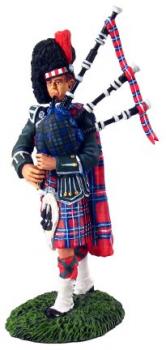 Black Watch Pipes and Drums, Piper--Early 20th Century--single figure--RETIRED--LAST ONE!! Black Watch Pipes and Drums, Piper--Early 20th Century--single figure--RETIRED--LAST ONE!! #19228