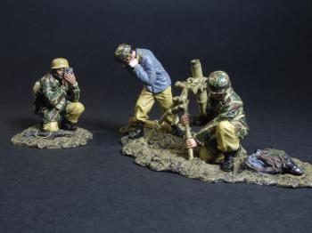 Image of Mortar Crew with War Photographer, Desert version--RETIRED--LAST ONE!!!