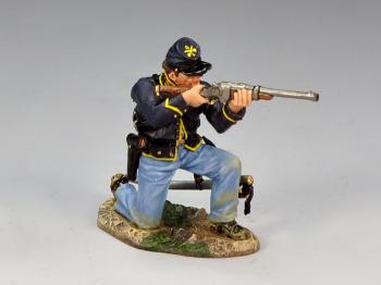 Image of Union Trooper Kneeling Firing Carbine--single figure--RETIRED.