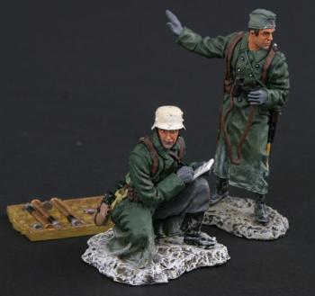 Image of German Winter Add on Crew--two figures & case of ammunition--RETIRED--LAST ONE!!