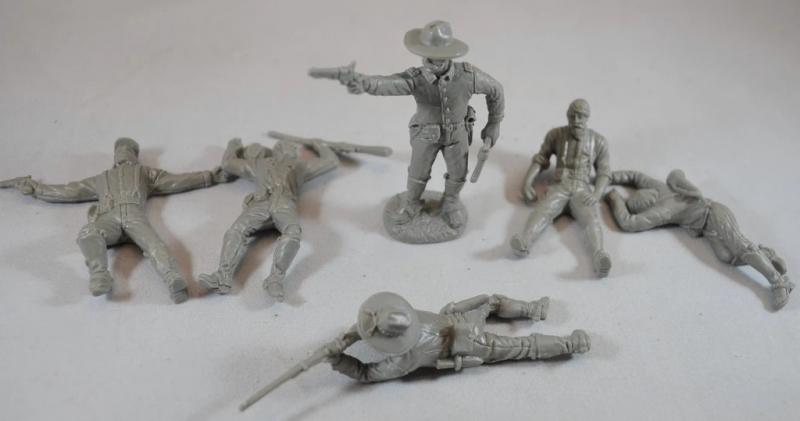 Dismounted U.S. Cavalry with Casualties (Gray)--12 figures in 6 poses #2