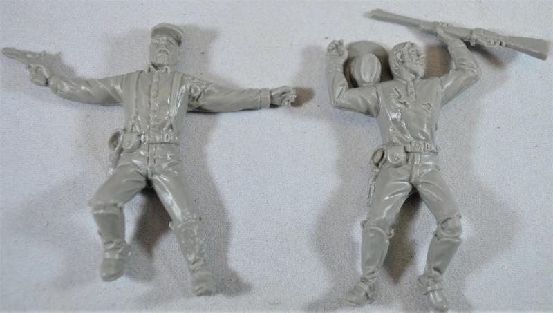Dismounted U.S. Cavalry with Casualties (Gray)--12 figures in 6 poses #3
