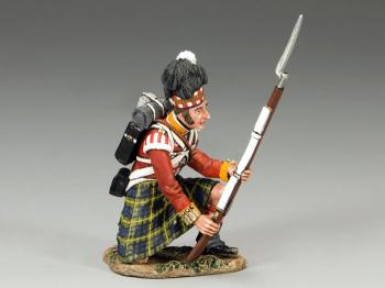 Image of Gordon Highlander Kneeling to Repel--single figure