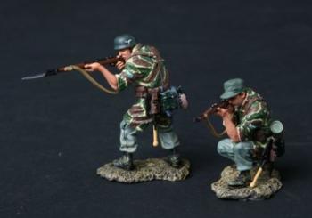 Image of Rifle Section #2--two FJ figures in firing mode--Normandy version--RETIRED--LAST ONE!!