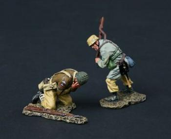 Image of Knockout Blow - wounded British paratrooper & advancing FJ - Desert version--RETIRED--LAST TWO!! Image of Knockout Blow - wounded British paratrooper & advancing FJ - Desert version--RETIRED--LAST TWO!!