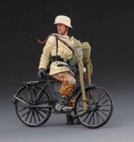 Image of Tank Hunter (Looking Back), Winter--single figure--RETIRED--LAST ONE!!