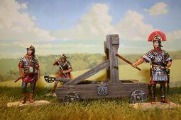 Image of Roman Artillery Set; Catapult plus three figures - Limited stock! 