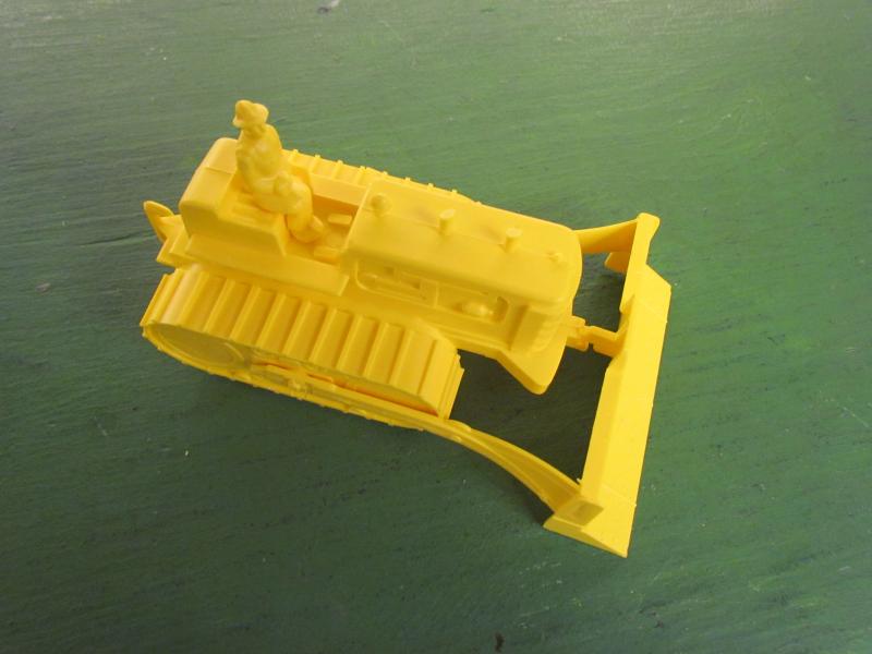 Bulldozer and Driver (Yellow)- Moveable Blade w/driver RETIRED #1