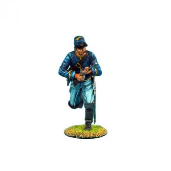 Image of 8th IL Cavalry Union Dismounted Cavalry Trooper Running - single figure