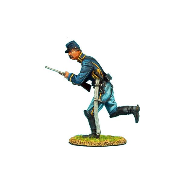 8th IL Cavalry Union Dismounted Cavalry Trooper Running - single figure #4