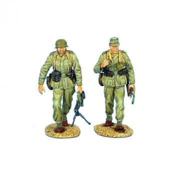Image of Das Deutsche Afrika Korps Walking MG34 Team--two figures