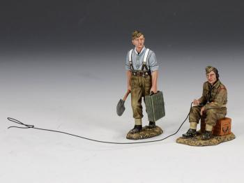 Sappers At Work--two figures--RETIRED. Sappers At Work--two figures--RETIRED. #24388