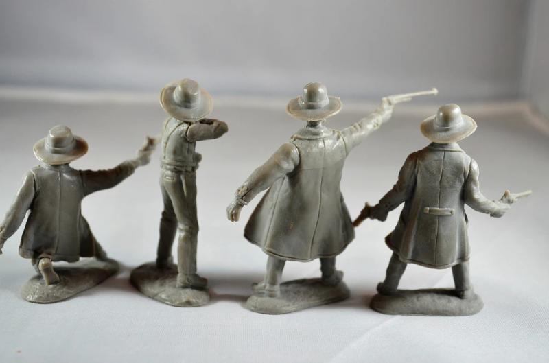 Gunfighters Earp Doc Holliday 4 figures 1/32 Scale TSSD Set #21 Tombstone