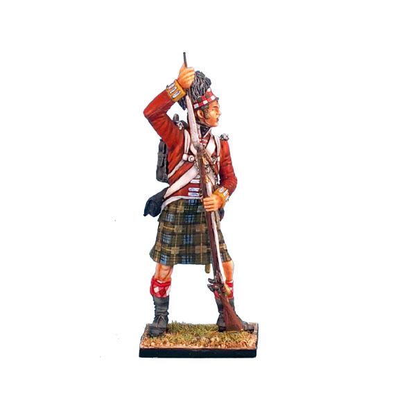 92nd Gordon Highlander Standing Loading - single figure #1