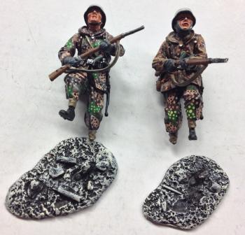 German Bulge Advancers--2 Figures -- BOTH BROKEN AT ANKLE! German Bulge Advancers--2 Figures -- BOTH BROKEN AT ANKLE! #29038