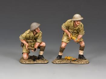 Image of British 25 Pounder Field Gun Crew (British)--two figures -- End-of-the-Run Remainders
