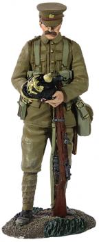 1914 British Infantry with Souvenir German Helmet--single figure 1914 British Infantry with Souvenir German Helmet--single figure #31153