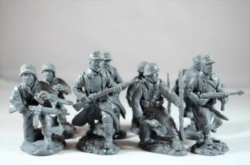 WWII German Soldier "Add-On" Set (Dark Grey)--8 figures in 4 poses  WWII German Soldier "Add-On" Set (Dark Grey)--8 figures in 4 poses  #31567