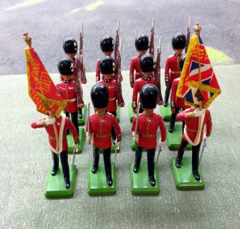 Welsh Guards with Cloth Flags--twelve figures--RETIRED--LAST ONE!! Welsh Guards with Cloth Flags--twelve figures--RETIRED--LAST ONE!! #32299