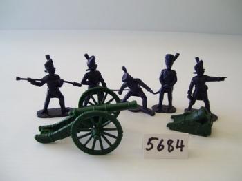 French Old Guard Foot Artillery French 6 Pounder and Land Mortar--includes 5 Man Crew in Dark Blue French Old Guard Foot Artillery French 6 Pounder and Land Mortar--includes 5 Man Crew in Dark Blue #33067