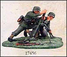 Image of German 916th Grenadiers Regiment German 81mm Mortar--two figures and mortar on single base--RETIRED--LAST ONE!!