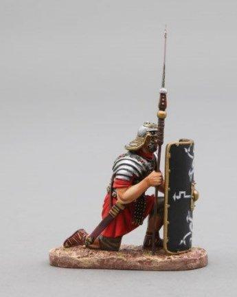 Kneeling Roman Legionnaire with Pilum raised (30th Legion black shield)--single figure--RETIRED--LAST TWO!! #2