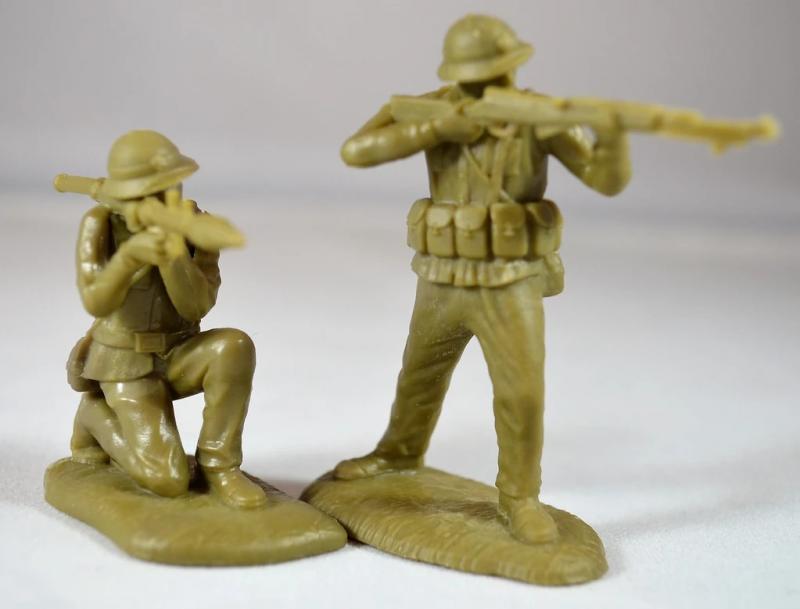 North Vietnamese Army (NVA) Soldiers (Khaki)--16 figures in 8 poses plus 6 weapons #4