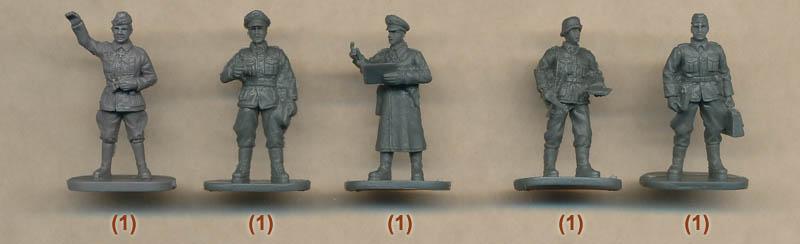 WWII German Command Staff with Kubelwagen--10 figures in 10