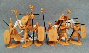 Image of Celtic Barbarian Command--8 model soldiers & 2 horse models