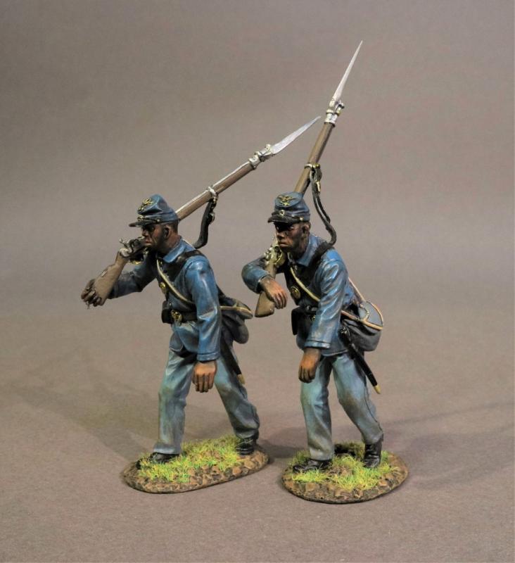 Two Infantrymen Advancing (set 2), The 54th Regiment Massachusetts Volunteer Infantry, The American Civil War, 1861-1865--two figures #1