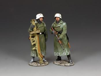 Image of The Panzerschreck Team--two Panzer Grenadier figures