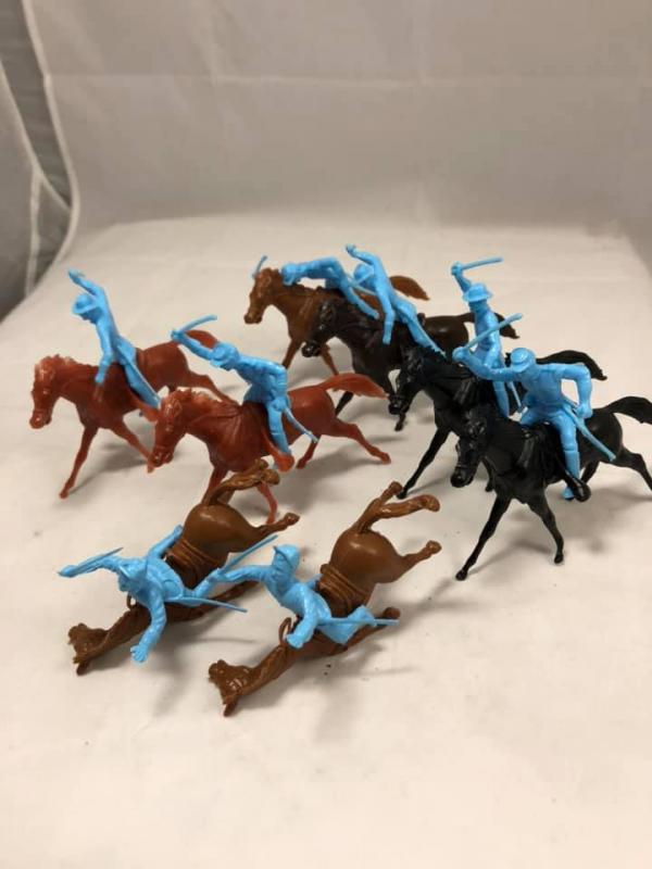 Marx Reissue Cavalry Charge - 8 figures, 8 Horses #3