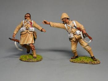 Don't Fall!--single British Infantryman figure reaching for wounded Highlander figure Don't Fall!--single British Infantryman figure reaching for wounded Highlander figure #41955