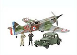 1/48 Dewoitine D520 French Aces Aircraft w/Staff Car #1