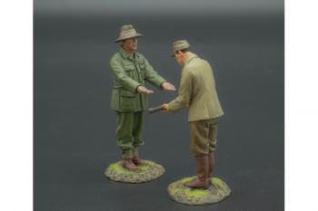 Japanese Officer Surrendering to Australian Officer--Two Figure Set--RETIRED--LAST TWO!! Japanese Officer Surrendering to Australian Officer--Two Figure Set--RETIRED--LAST TWO!! #42152