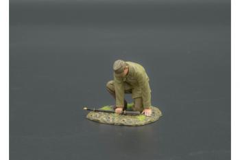 Kneeling Japanese Officer--Single Figure--RETIRED -- LAST ONE! Kneeling Japanese Officer--Single Figure--RETIRED -- LAST ONE! #42154