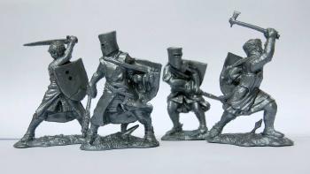 Image of 13th Century Foot Knights in Chainmail--four figures in four poses--AWAITING RESTOCK.