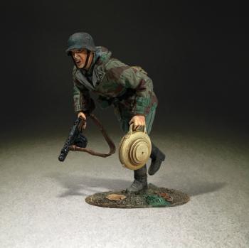 German Panzerknacker Running with Teller Mine 43--single figure