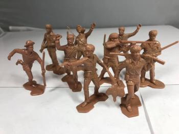 Image of Boonesboro Pioneers (25 pcs in 7 poses- Red Brown) -RETIRED