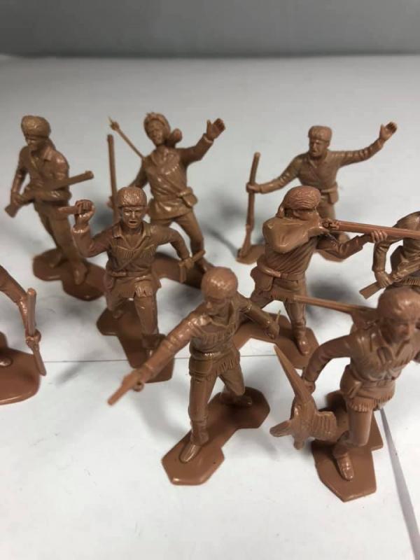 Boonesboro Pioneers (25 pcs in 7 poses- Red Brown) -RETIRED #2