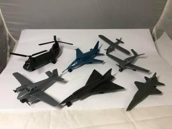 Marx Airport Small Aircraft--Includes 7 Aircraft (color varies) Marx Airport Small Aircraft--Includes 7 Aircraft (color varies) #43614