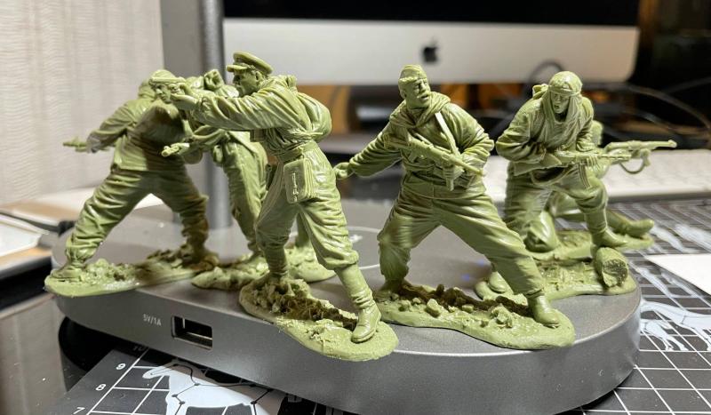 WWII Russian Scouts--6 figures in 6 poses #1