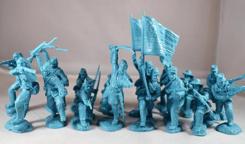 ACW Union Infantry Charging in Powder Blue--16 figures in 8 Poses #1