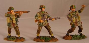 Image of British Paratroopers Advancing Set (originally 47098)--RETIRED--LAST ONE!!