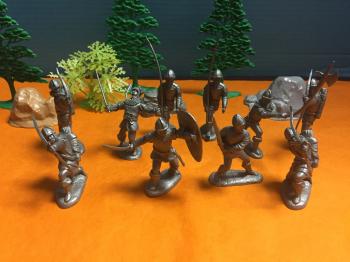 Image of Robin Hood Sheriff's Men, Normans (GOLD)--16 in 8 Poses