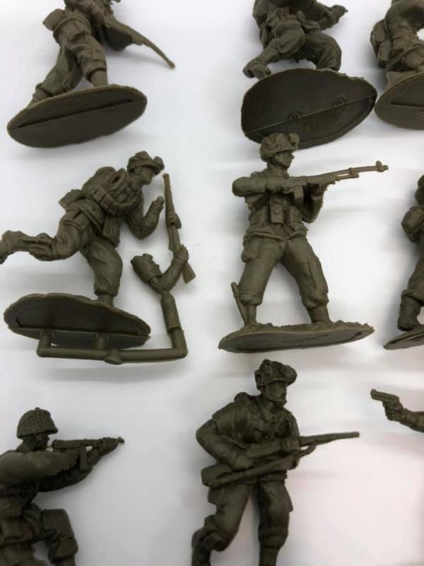 Conte American Paratroopers 16 figures (you get 1 each from both sets
