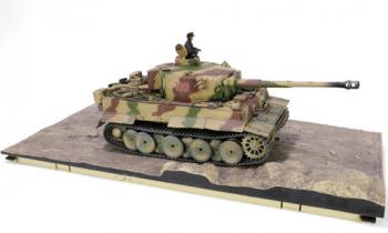 Image of 1/32 Sd.Kfz.181 PzKpfw VI Tiger Ausf. E, Schwere Panzerabteilung 505, No.100, Kursk, July 1943
