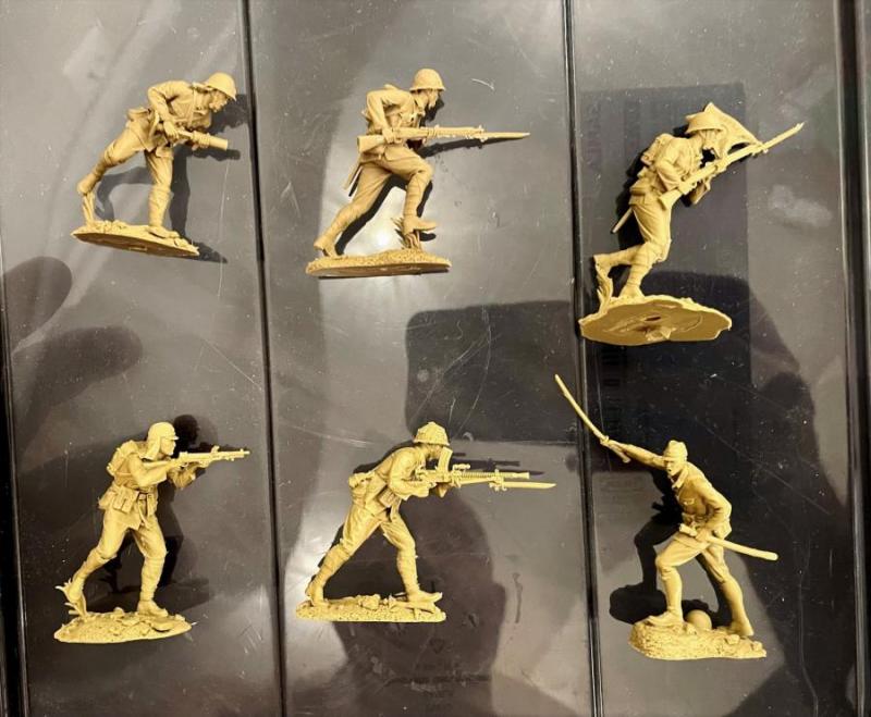 Japanese Soldiers in Action--6 figures in 6 Poses (tan/light orange) #1