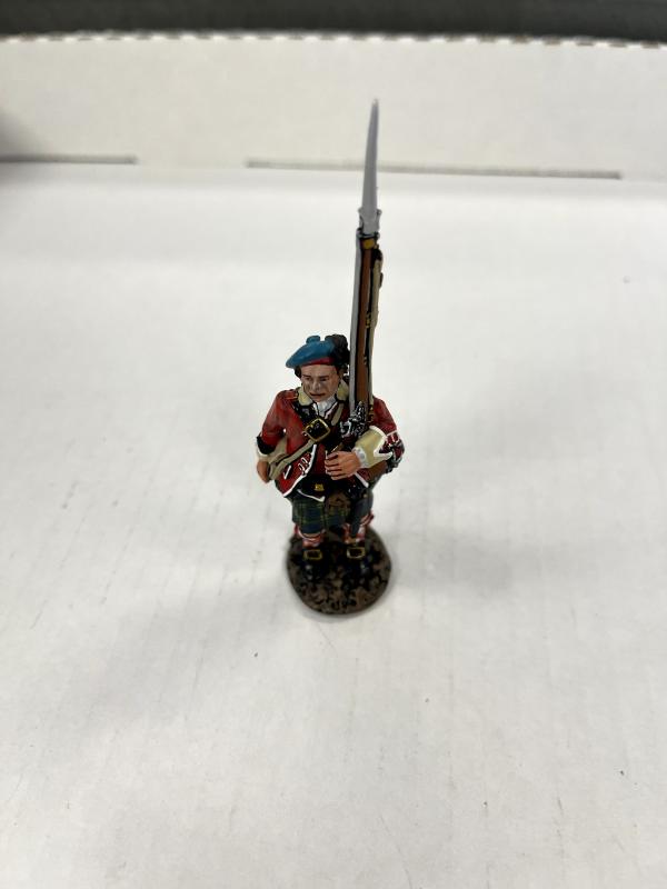 42nd Regiment of Foot, Line Infantry Marching, two figures--RETIRED. #1